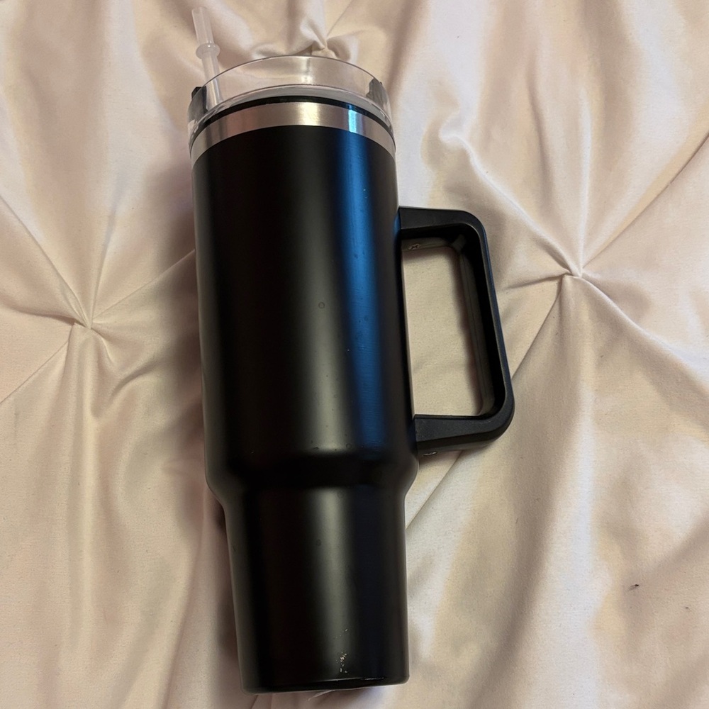 Black Thermal Water bottle with Handle and Straw